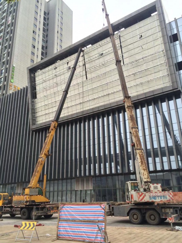 商场户外大型灯箱类